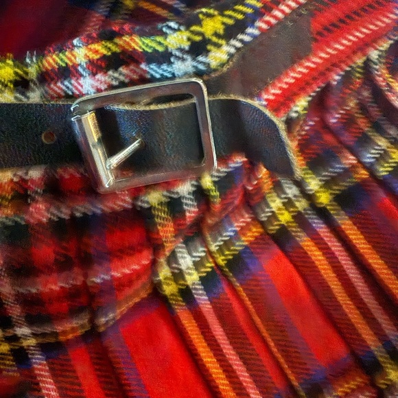 Lord & Taylor Red Tartan Kilt. Size 8 - Picture 7 of 12
